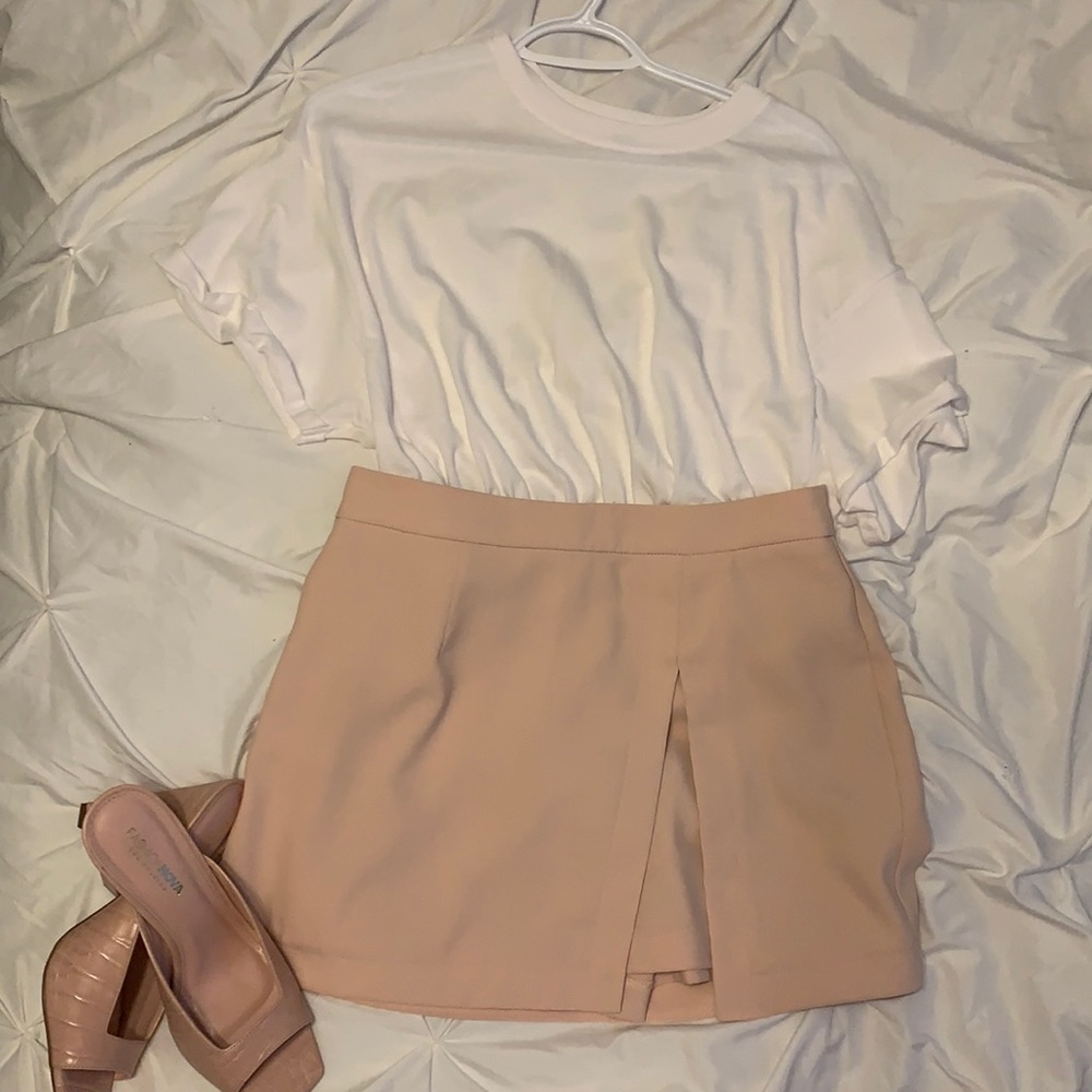 Soft pink skort.